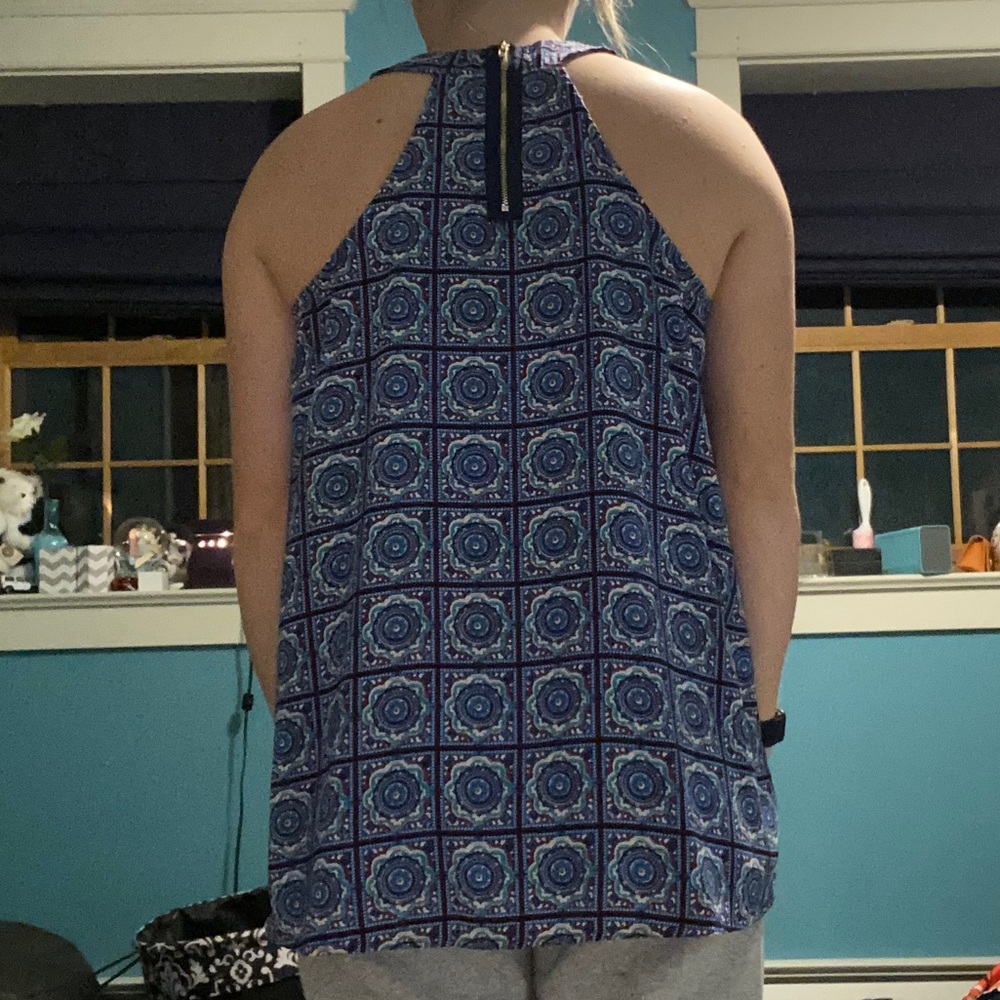 Patterned Tank Top - Picture 2 of 5